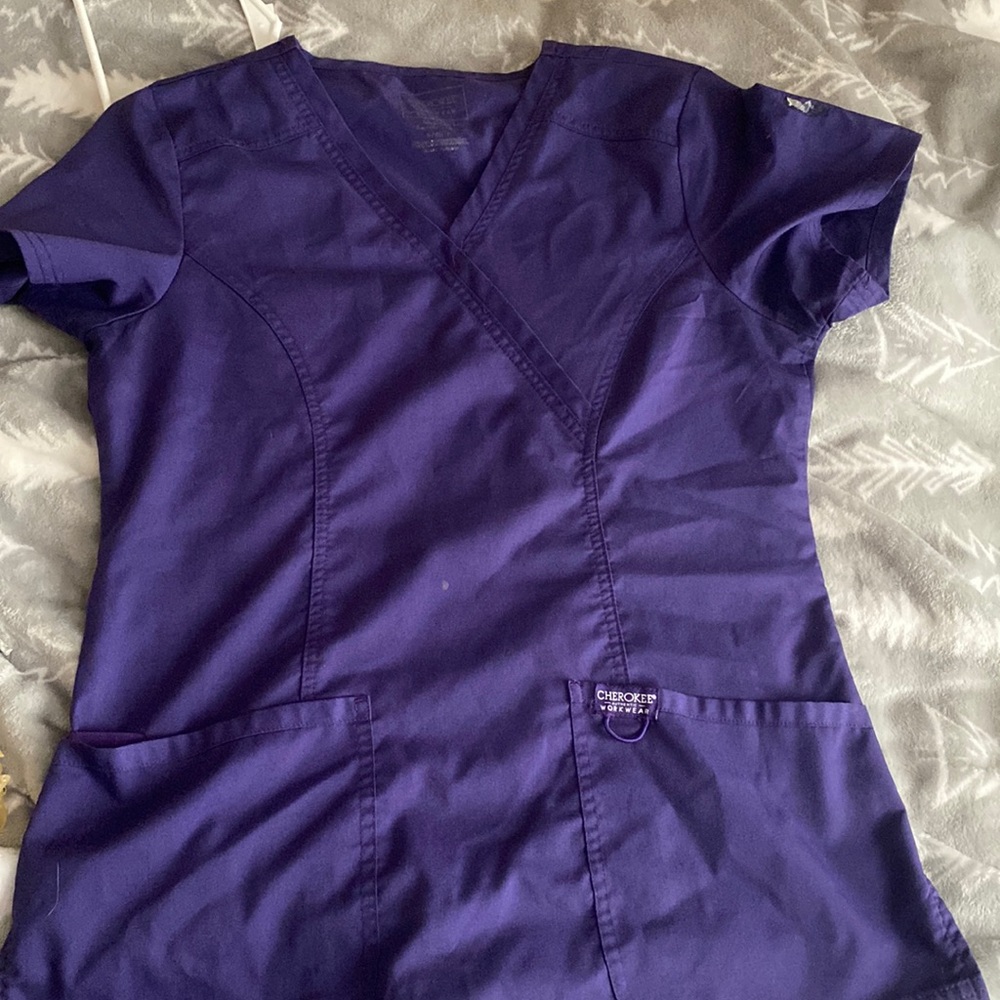 Cherokee scrub top